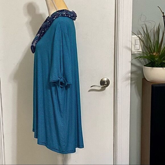 NEW Catherine’s Blue striped PALISADES Tunic Blouse Plus Sz 2X Detachable Scarf - Picture 6 of 8